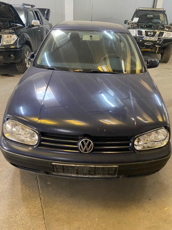 Dezmembrez / Dezmembrari Volkswagen Golf 4 2001 Hatchback 1.4
