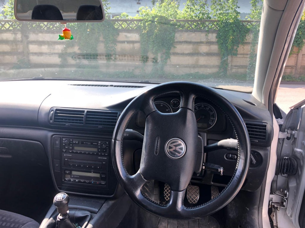 Dezmembrez / Dezmembrari Volkswagen Passat B5 2003 Limuzina 1.9 tdi