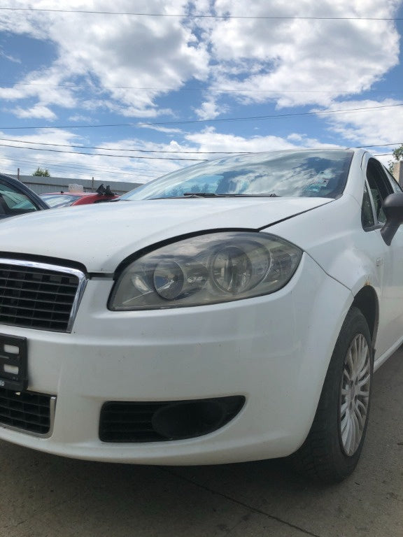 Dezmembrez Fiat Linea 2010 Berlina 1.3 Mjet , 66kw, E4