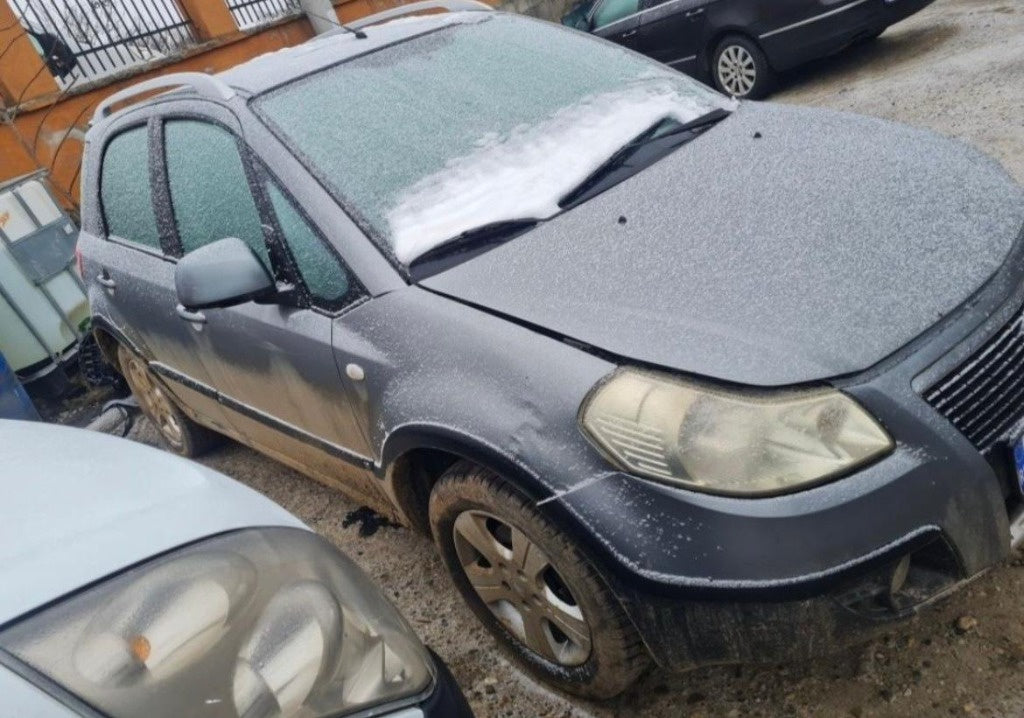 Dezmembrez Fiat Sedici 1.6 benzina