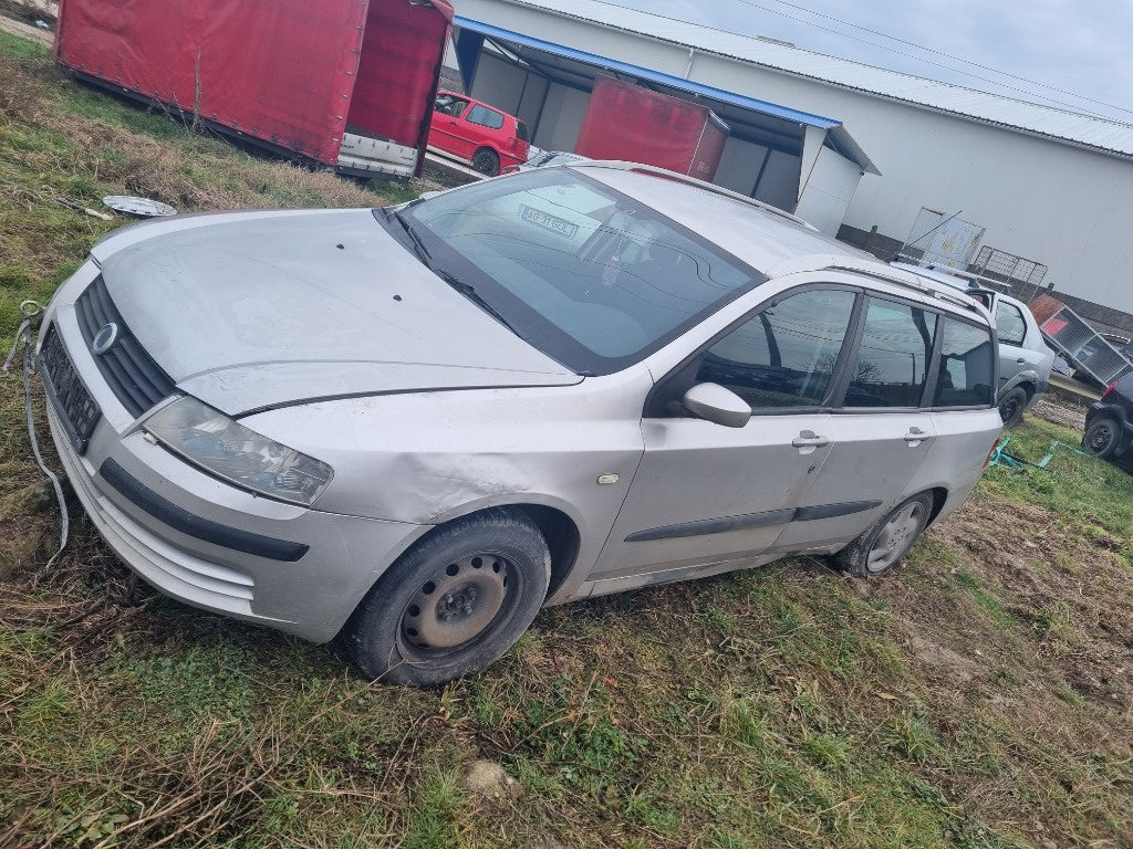 Dezmembrez Fiat Stilo 1.6 16v din 2003
