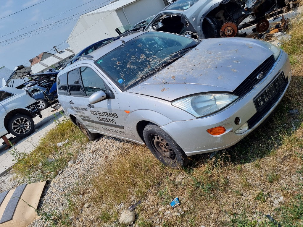 Dezmembrez Ford Focus 1 1.8 16v din 2001 2002