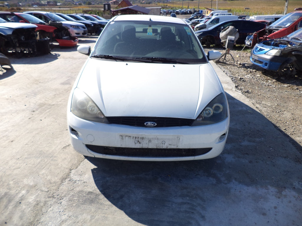 Dezmembrez Ford Focus 1.8 tddi diesel an 99 .