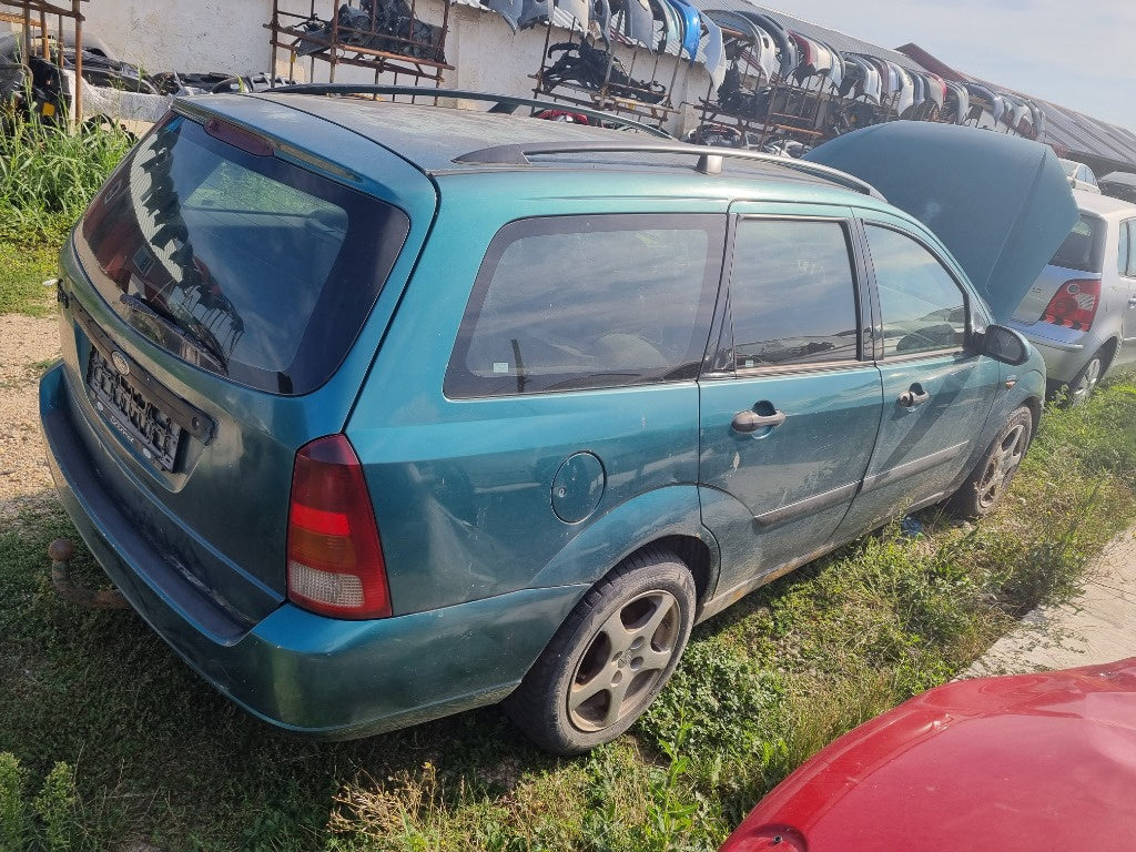 Dezmembrez Ford Focus 1 Break 1.8 TDDI din 2001
