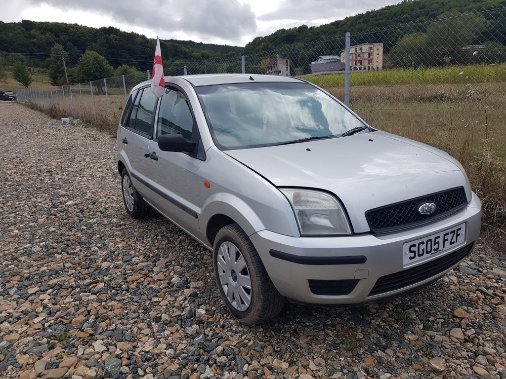 Dezmembrez Ford FUSION 2 1,4 BENZINA 2005 (CUTIE SEMIAUTOMATA)