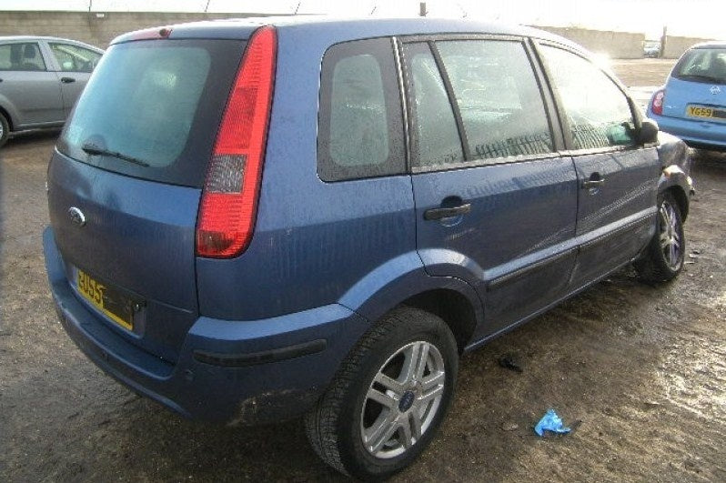 Dezmembrez Ford Fusion