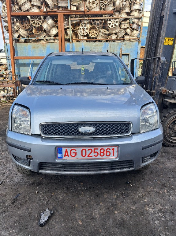 Dezmembrez ford fusion,motor 1.6 tdci tip motor hhja