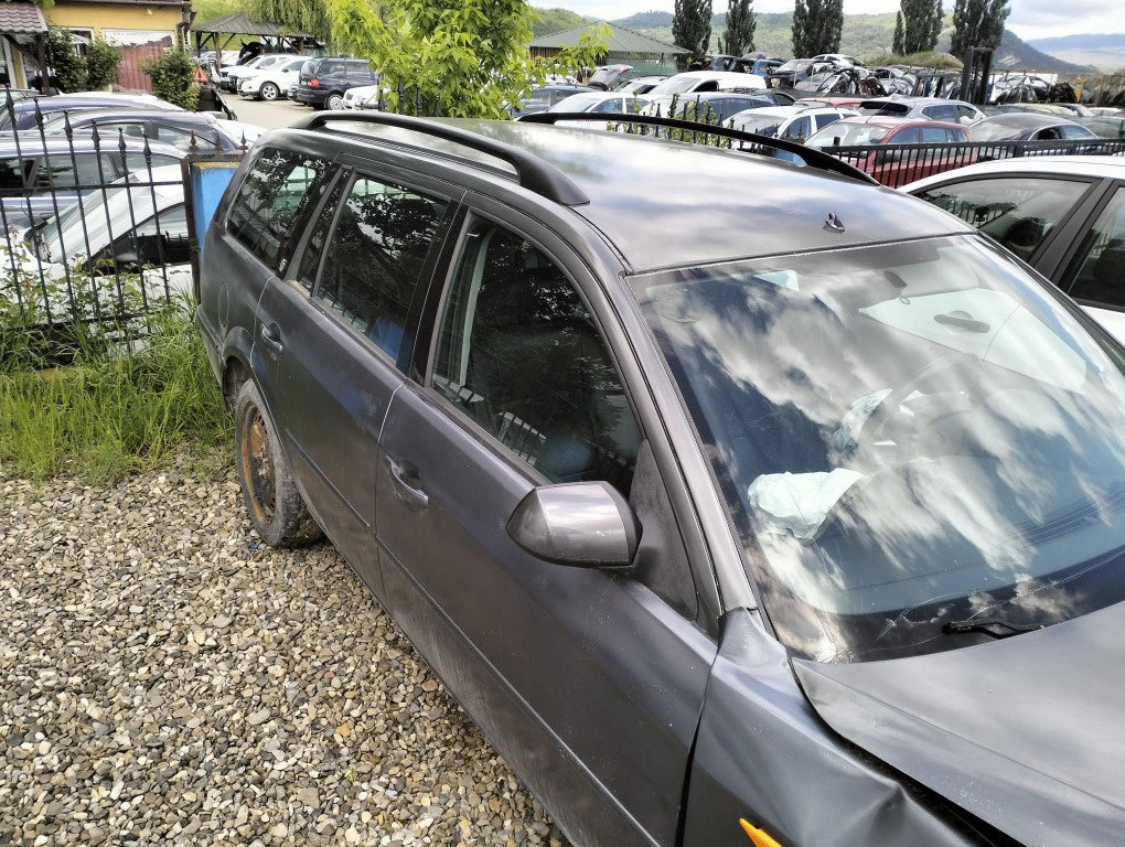 Dezmembrez ford mondeo 2.0 diesel anul 2002