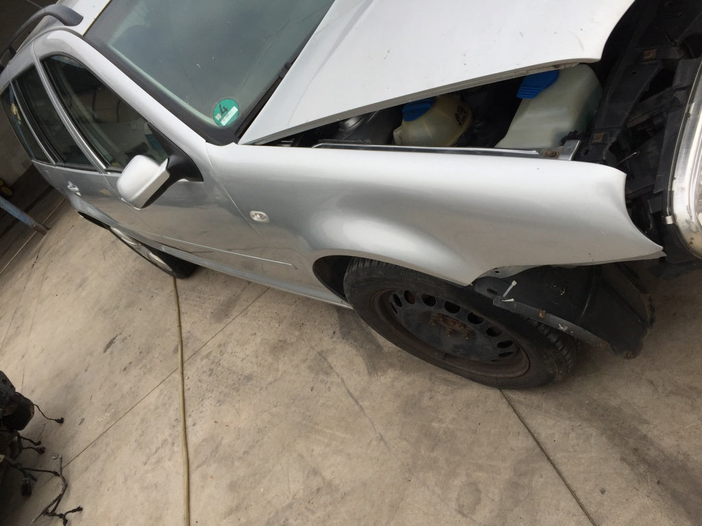 Dezmembrez Golf 4 1,6 FSI BAD