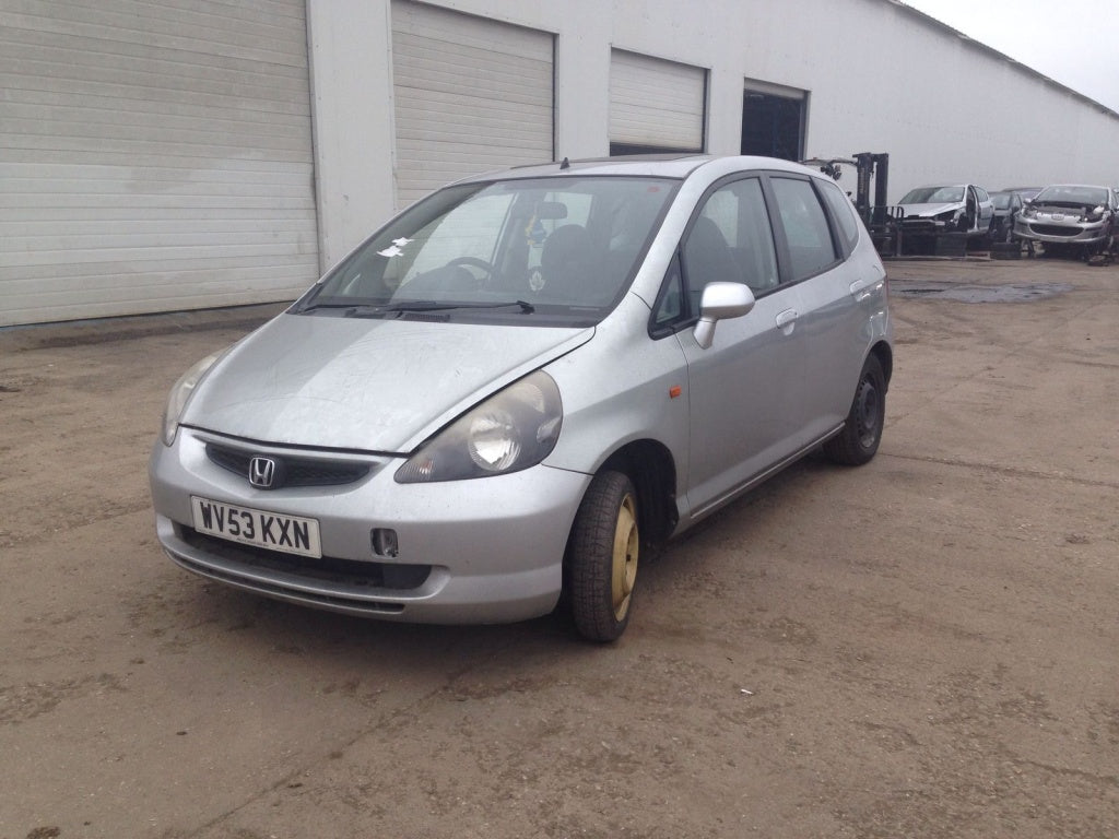 Dezmembrez Honda Jazz din 2004 1.4b