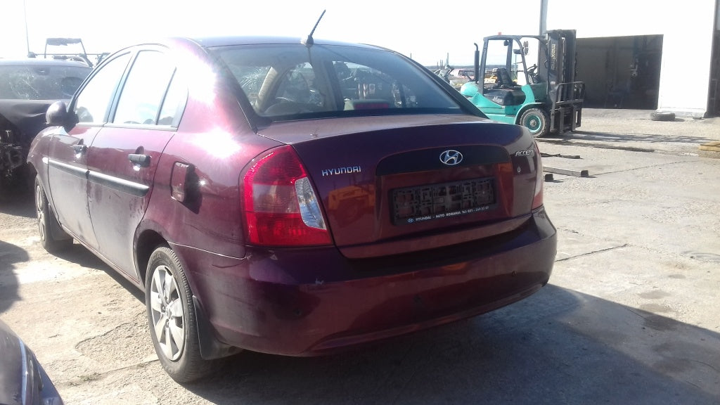 Dezmembrez Hyundai Accent din 2009 , motor 1.341 benzina tip G4EE