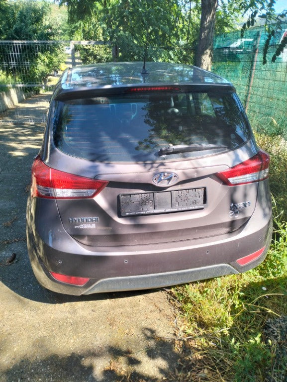 Dezmembrez hyundai ix20 1.6 diesel anul 2011