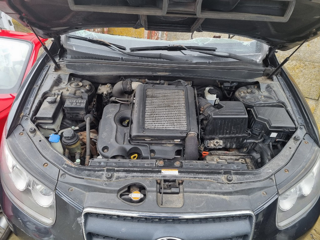 Dezmembrez Hyundai Santa Fe motor 2.2 CRDI cod D4EB cutie manuala din 2006 2007 2008 2009