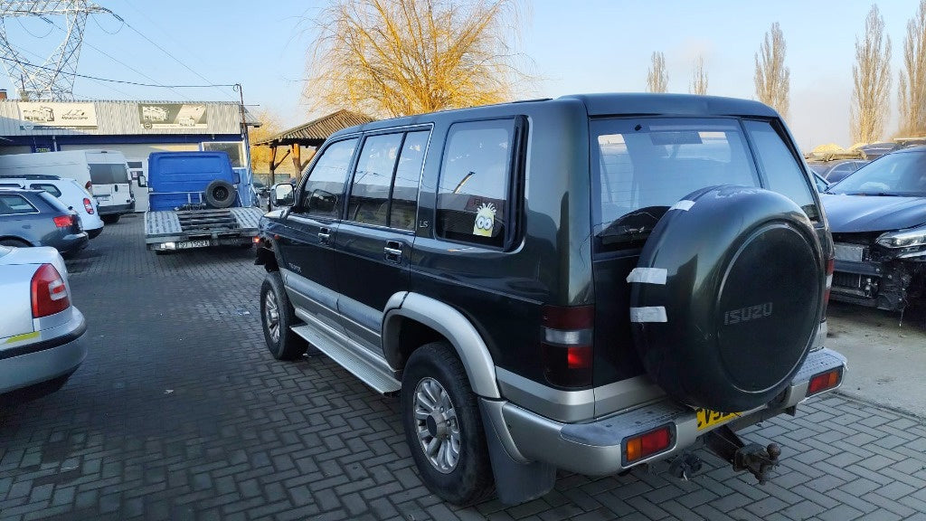 Dezmembrez isuzu trooper 3.0 dohc 2000