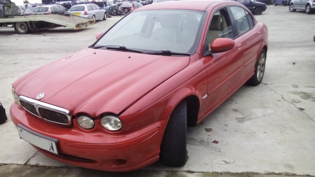 Dezmembrez Jaguar X-Type din 2004 , 2 D , Kw -, tip motor FMBA