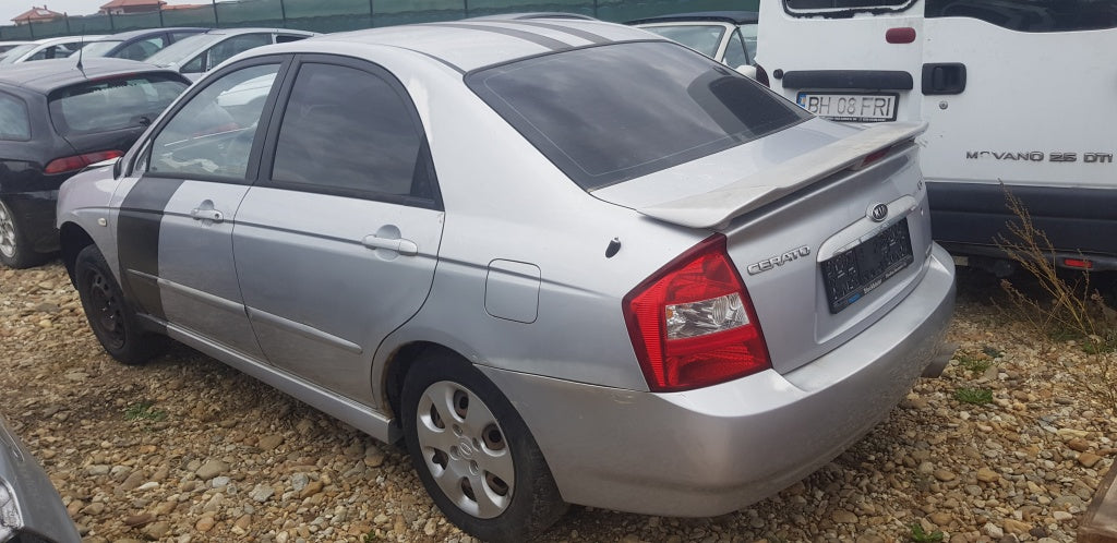 Dezmembrez Kia Cerato 2005 Berli a 2.0 crdi