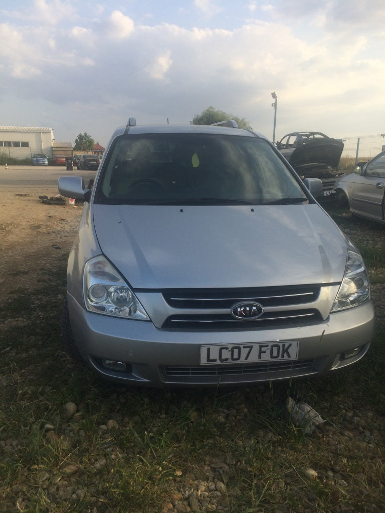 Dezmembrez Kia Sedona din 2007, motor 2.9 crdi