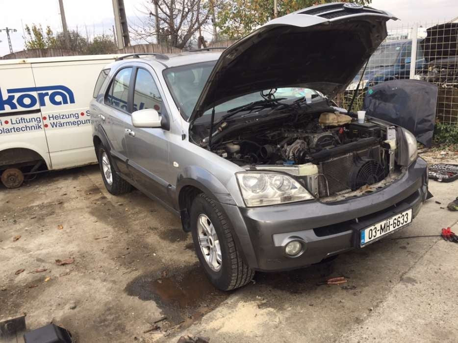 Dezmembrez kia sorento 2,5 crdi. Cutie automata.