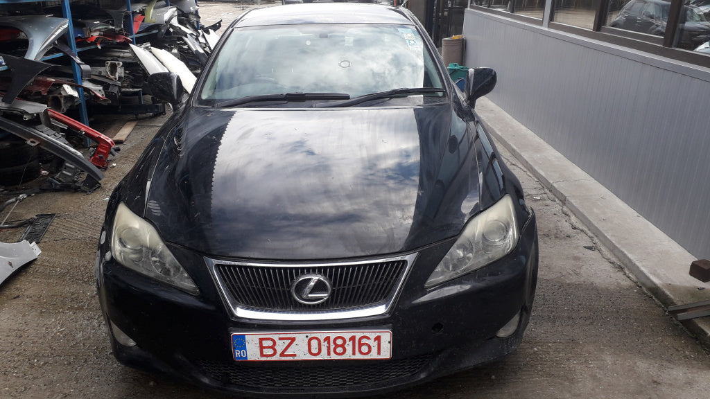 Dezmembrez Lexus IS220