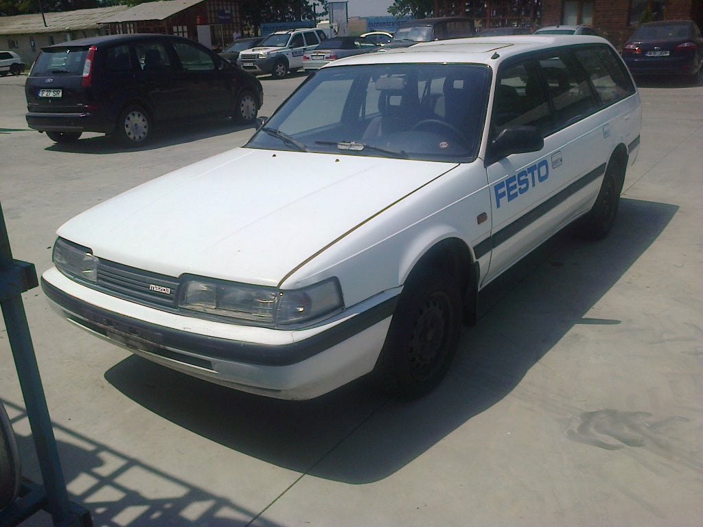 Dezmembrez Mazda 626, an 1989