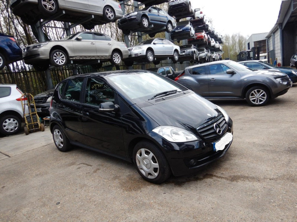 Dezmembrez Mercedes A-Class W169 2010 HATCHBACK 1.8 CDI