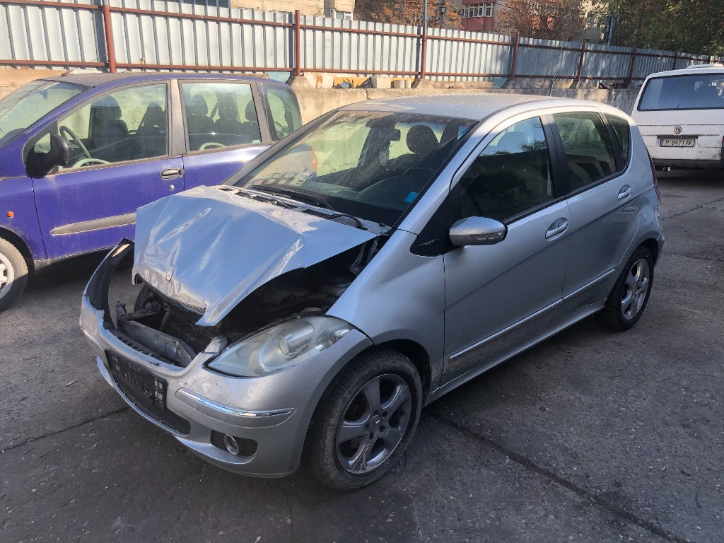 Dezmembrez mercedes a-class w169 A180