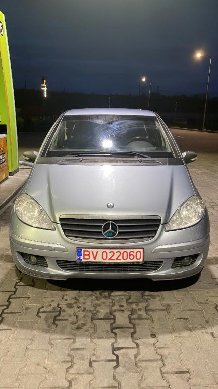Dezmembrez Mercedes-Benz A180