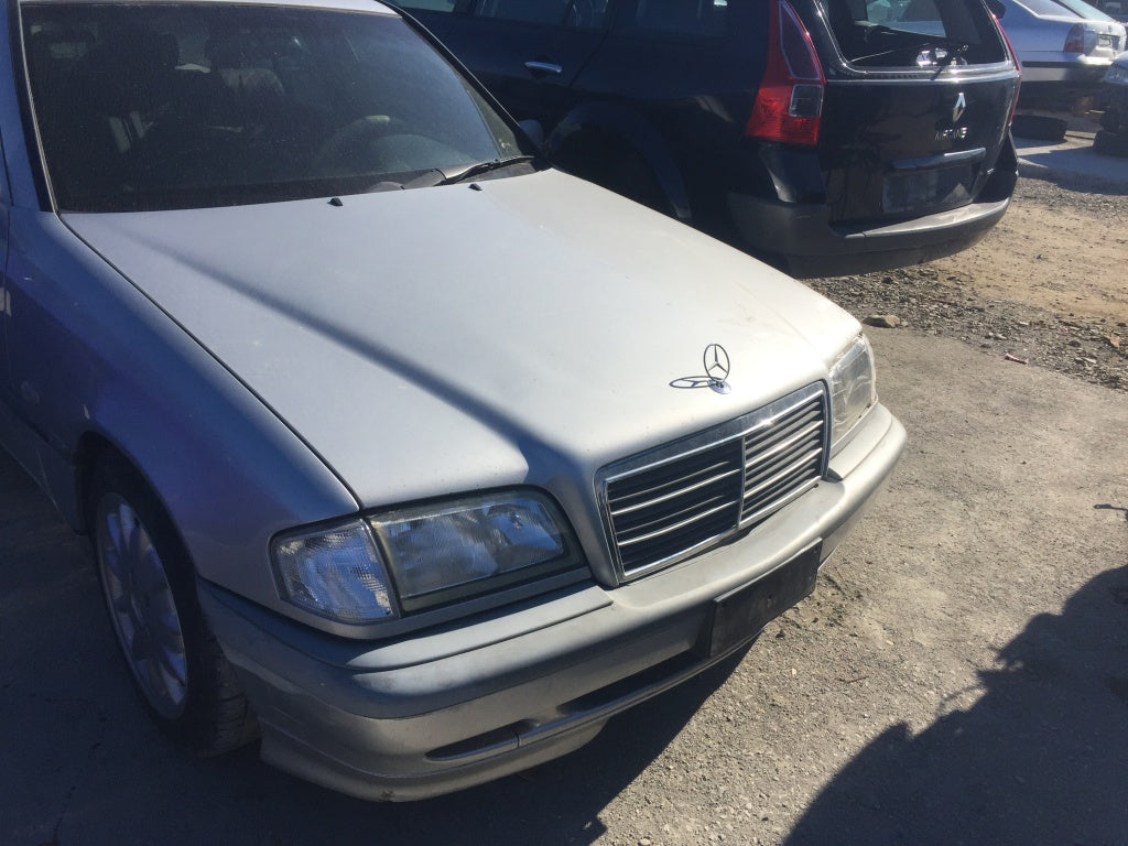 Dezmembrez Mercedes-Benz C220 CDI