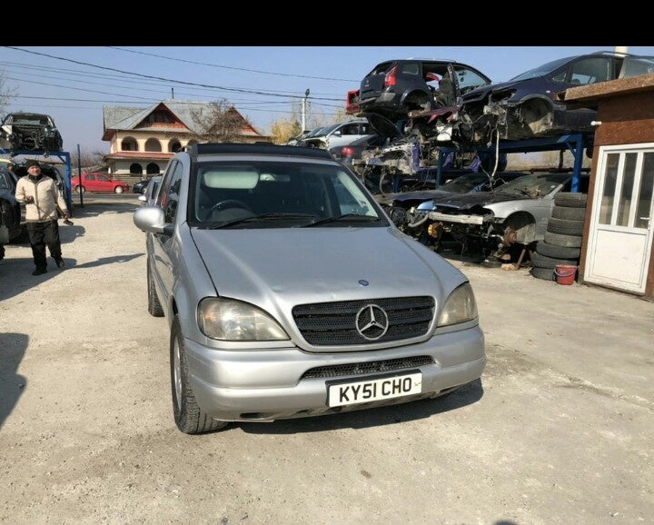 Dezmembrez Mercedes Benz ML270