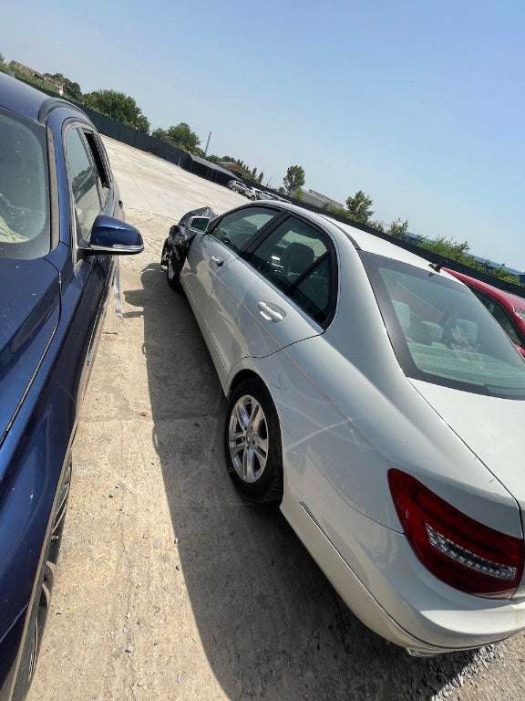 Dezmembrez Mercedes C-Class W204 2011 BERLINA 2,2