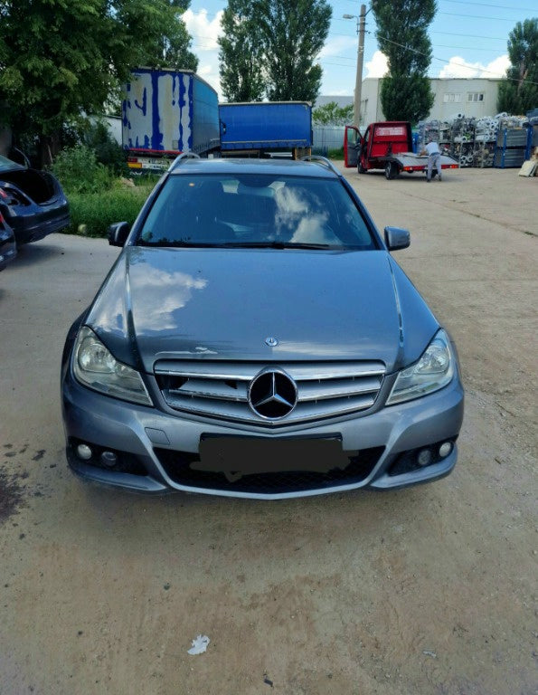 Dezmembrez Mercedes C-Class W204 2013 combi facelift 2.2 cdi