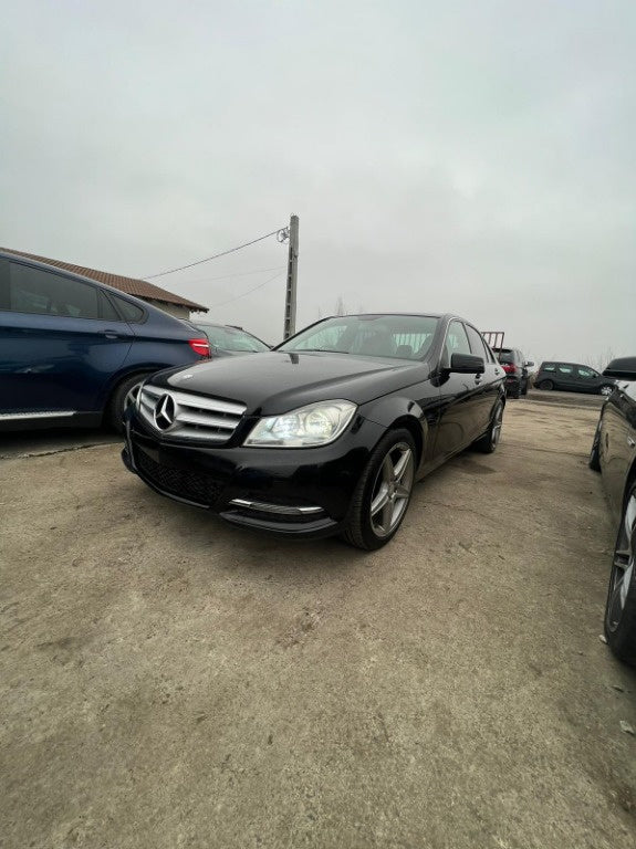 Dezmembrez Mercedes C-class W204 , facelift , motor 2,2 ,euro 5 ,berlina