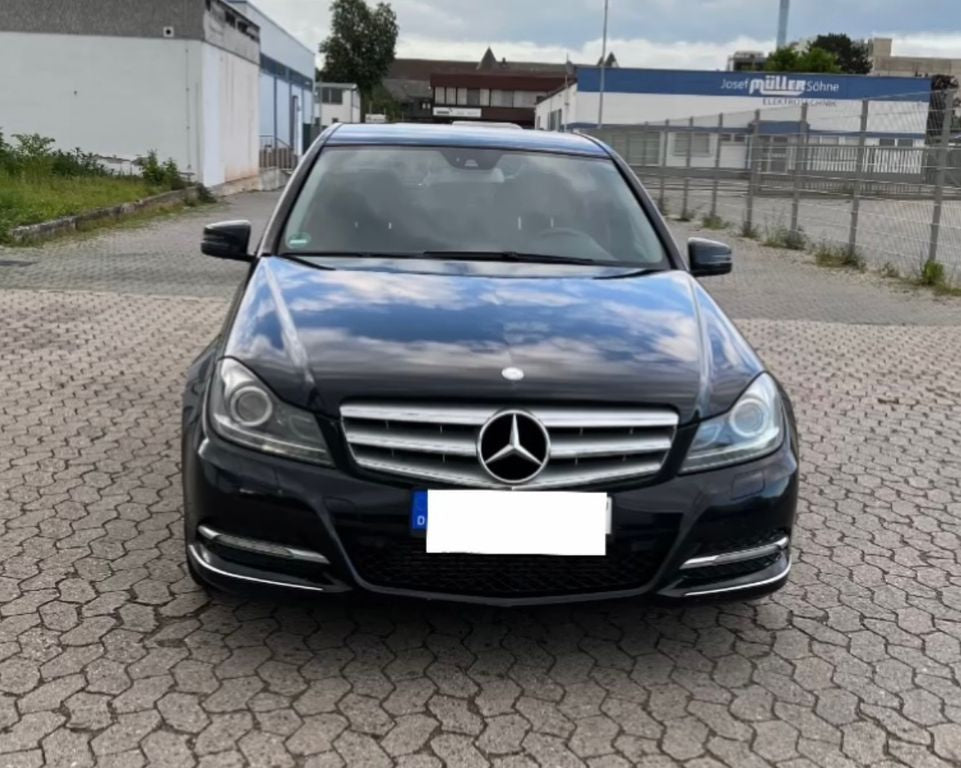 Dezmembrez Mercedes C-Klass W204 2.2 CDI 170Cp / 125 kW , cod motor OM651911 , an 2013
