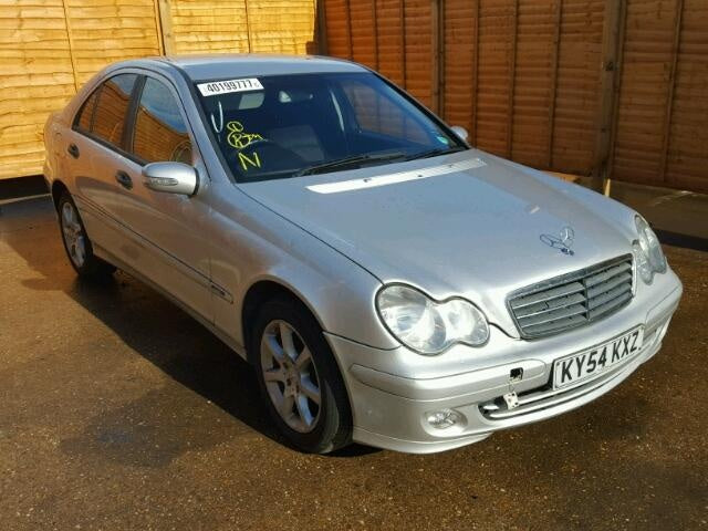Dezmembrez Mercedes C(W203) 2.2cdi