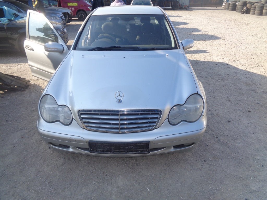 Dezmembrez Mercedes C180 Kompresor 2004