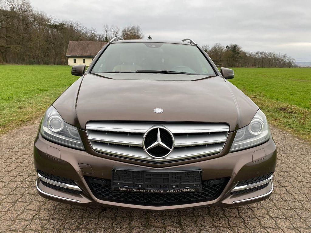 Dezmembrez Mercedes c200 cdi w204 facelift 2012