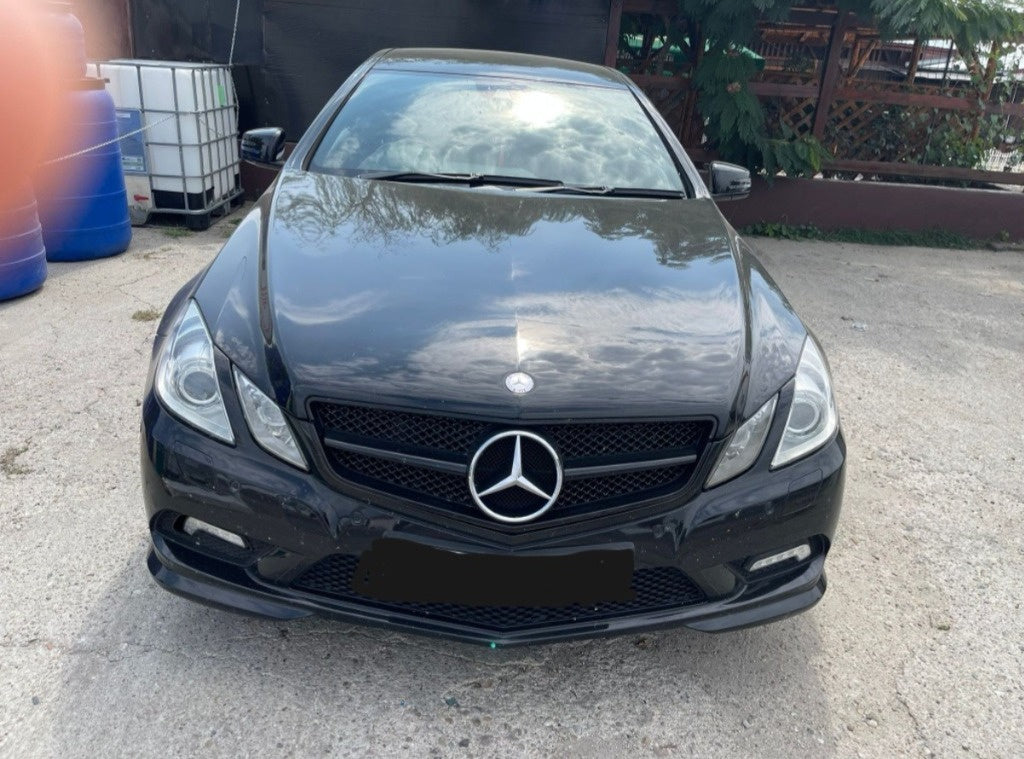 Dezmembrez Mercedes c207 3.0 d