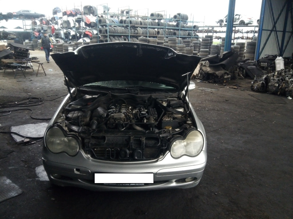 Dezmembrez Mercedes C22 2.2 CDI 2003