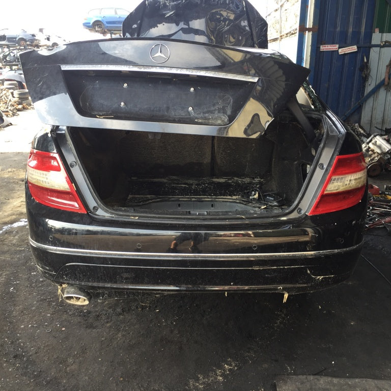Dezmembrez Mercedes C220 2.2 CDI W204 2010