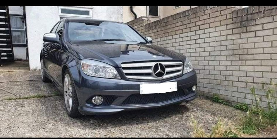 Dezmembrez Mercedes C220 cdi w204 AMG