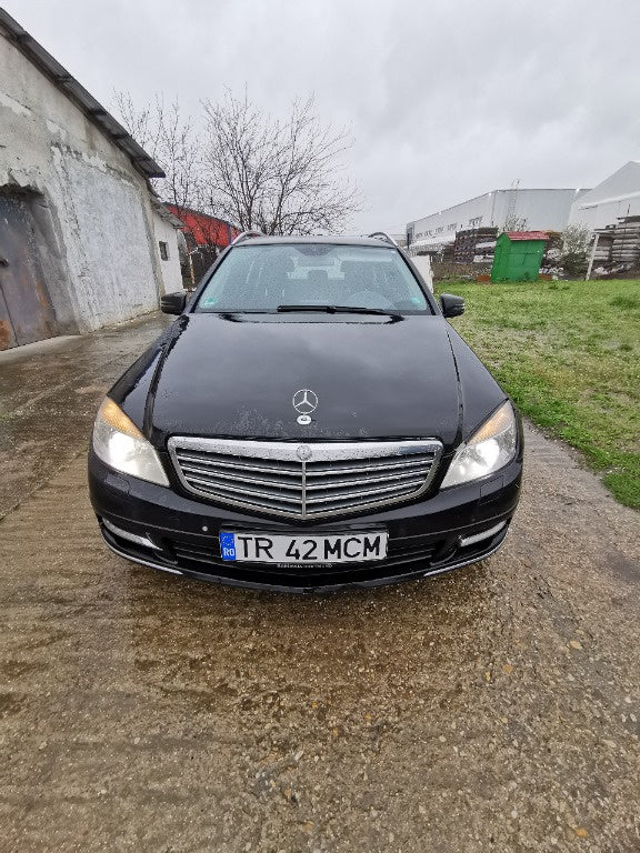 Dezmembrez Mercedes c220 cdi w204 euro 5 an 2010
