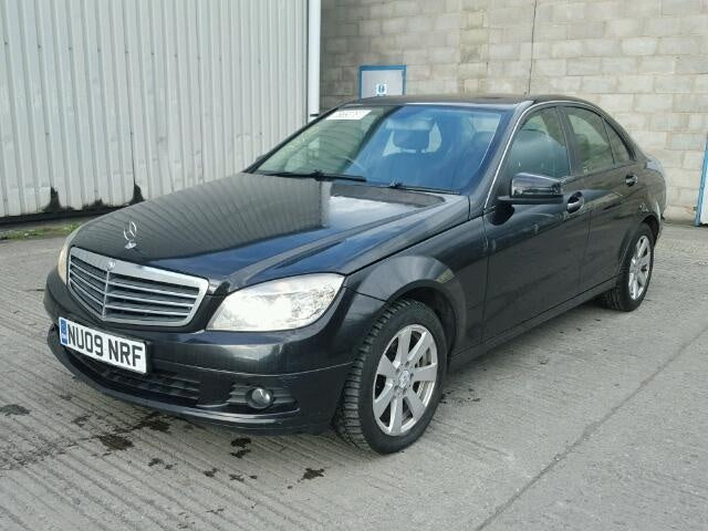 Dezmembrez Mercedes C220 w204 2.2cdi