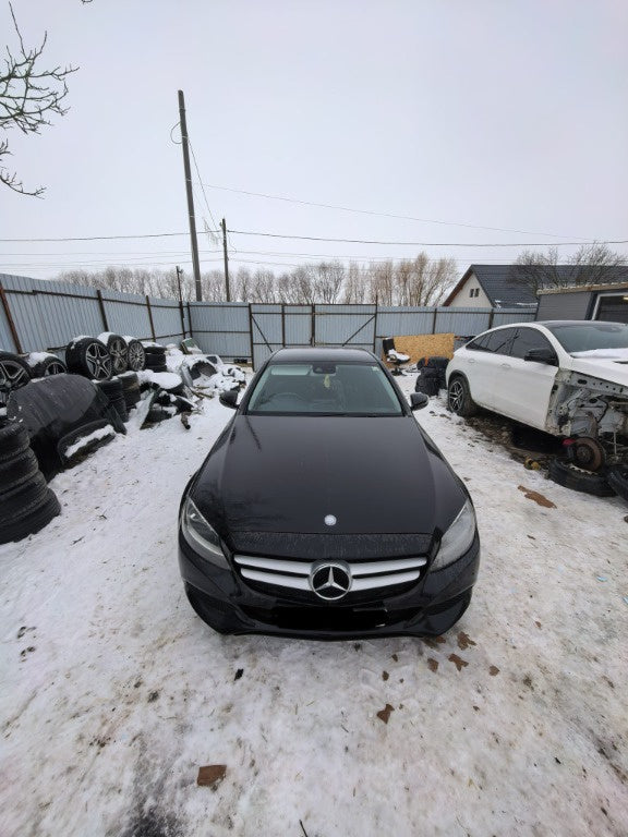 Dezmembrez Mercedes C220 W205
