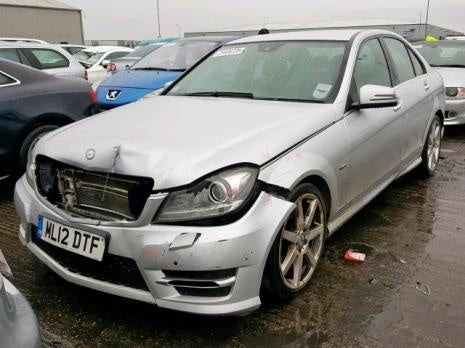 Dezmembrez Mercedes Clasa c