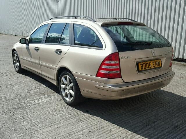 Dezmembrez Mercedes Clasa C (S203) 1.8b