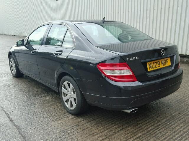 Dezmembrez Mercedes Clasa C (w204) 2.2D