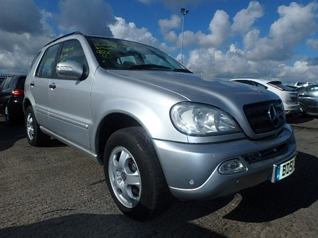Dezmembrez Mercedes Clasa ML, 2.7cdi, orice piesa!