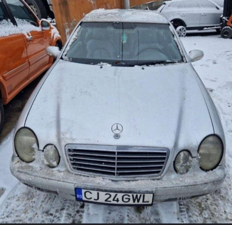 Dezmembrez Mercedes Clk 1.8 benzina