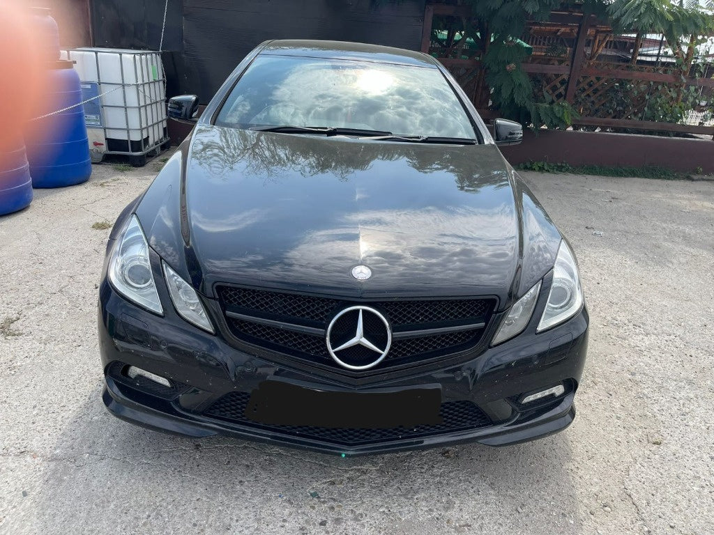 Dezmembrez Mercedes E class coupe c207 w207