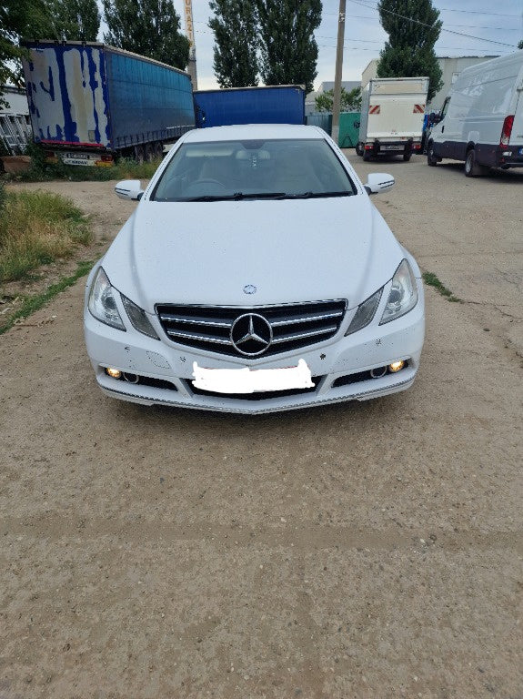 Dezmembrez Mercedes E Class Coupe W207 3.0 CDI An 2009